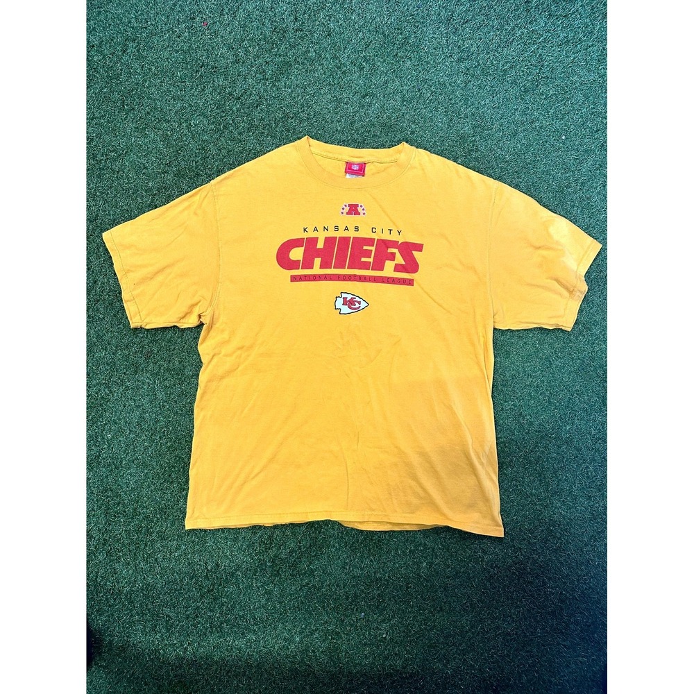 Kansas City Chiefs‎ American Football Team Shirt Mens XL Yellow Graphic Pullover